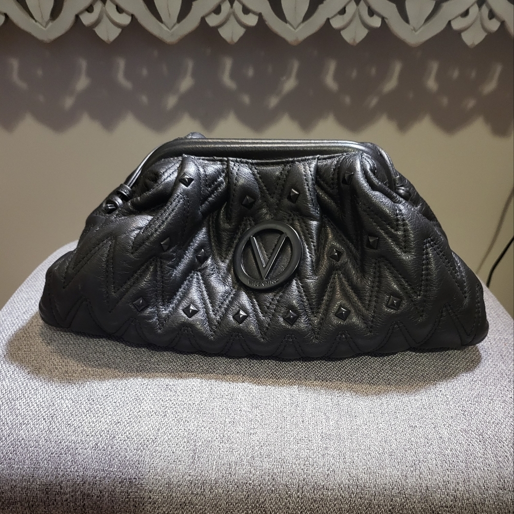 Black Valentino Purse perfect condition ❤️